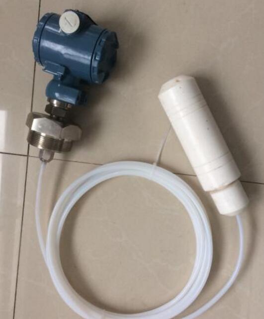 防腐投入式液位變送器